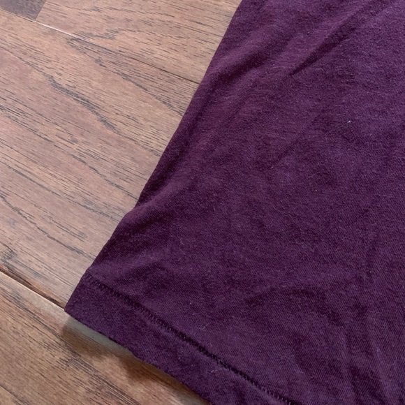 PINK v-neck tshirt - Picture 4 of 6